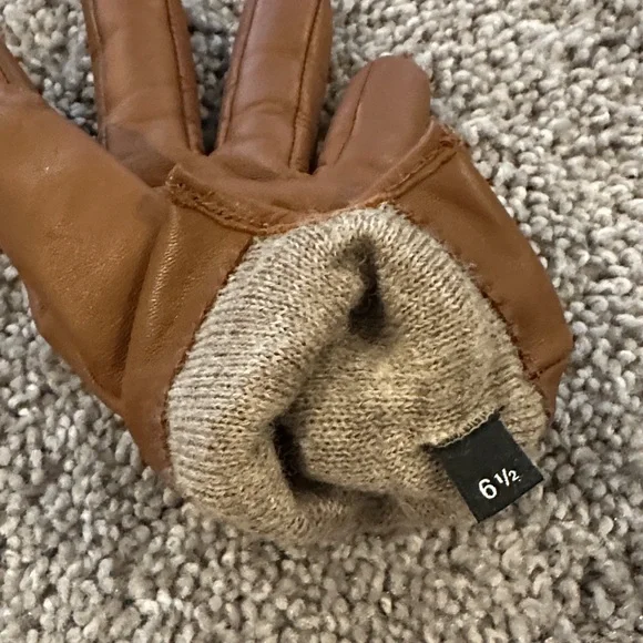 Coach Tan Leather Gloves with Gold Button Detail - Picture 3 of 5
